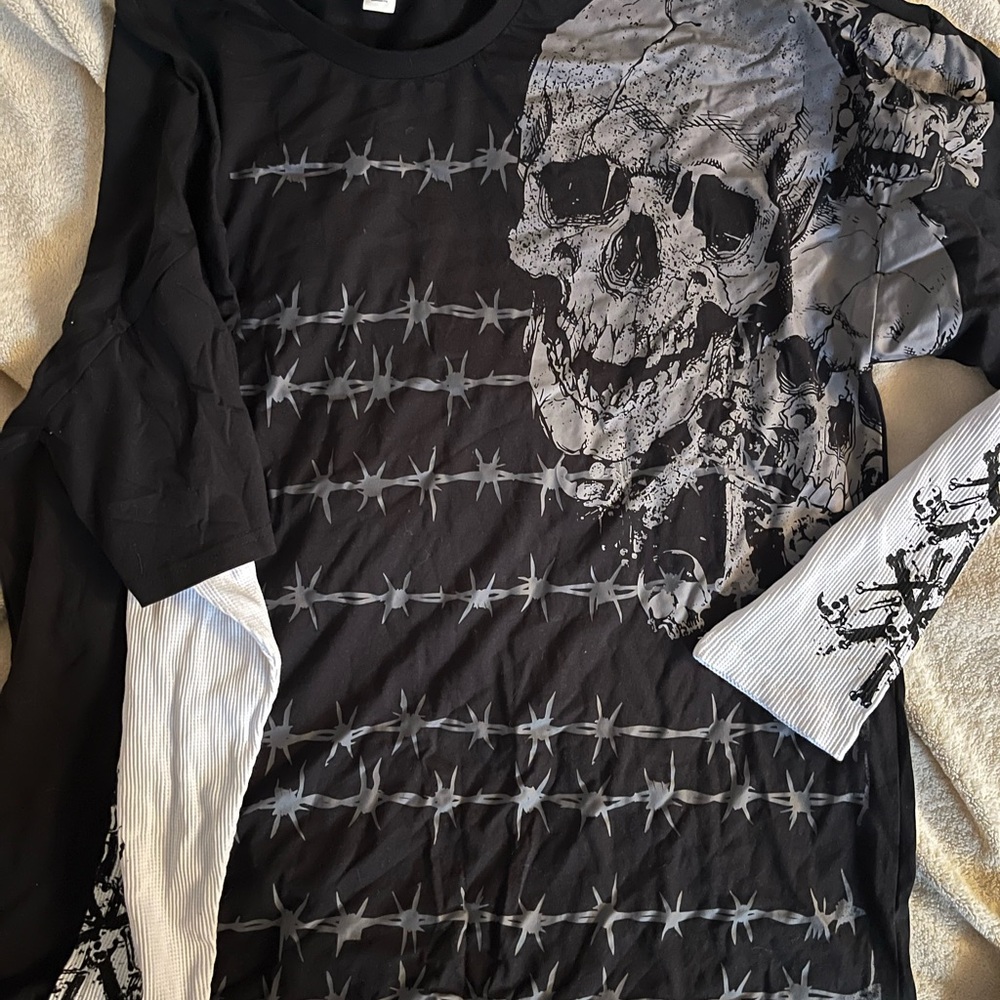 Skull & Barbed Wire Layered Long Sleeve Tee - Black & Gray